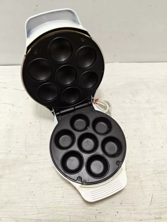 WYPIEKACZ DO BABECZEK I MUFFINEK CAMRY CR 3026