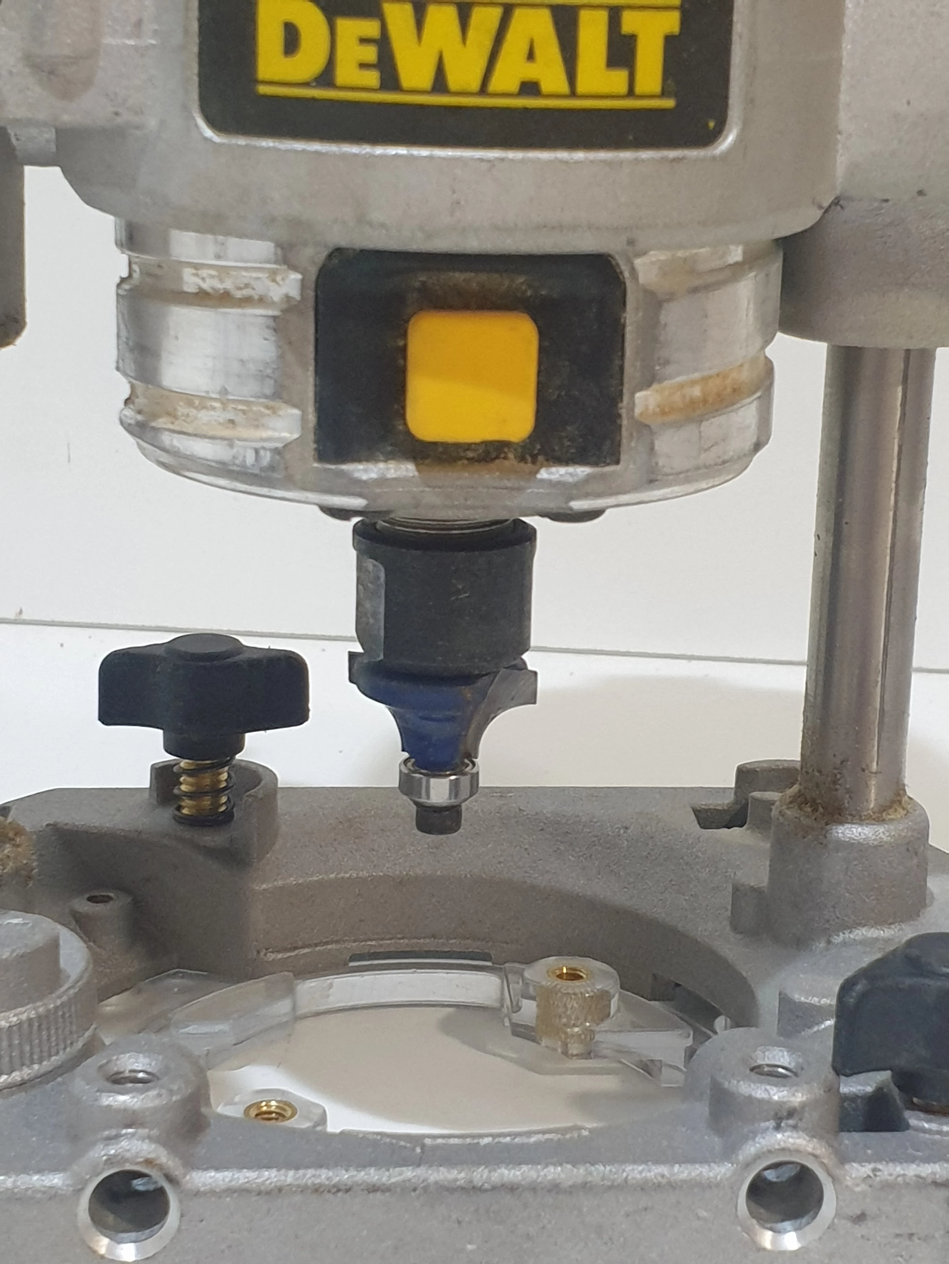 frezarka-gornowrzecionowa-dewalt-dcw600-body-kosciuszki-48-bilgoraj