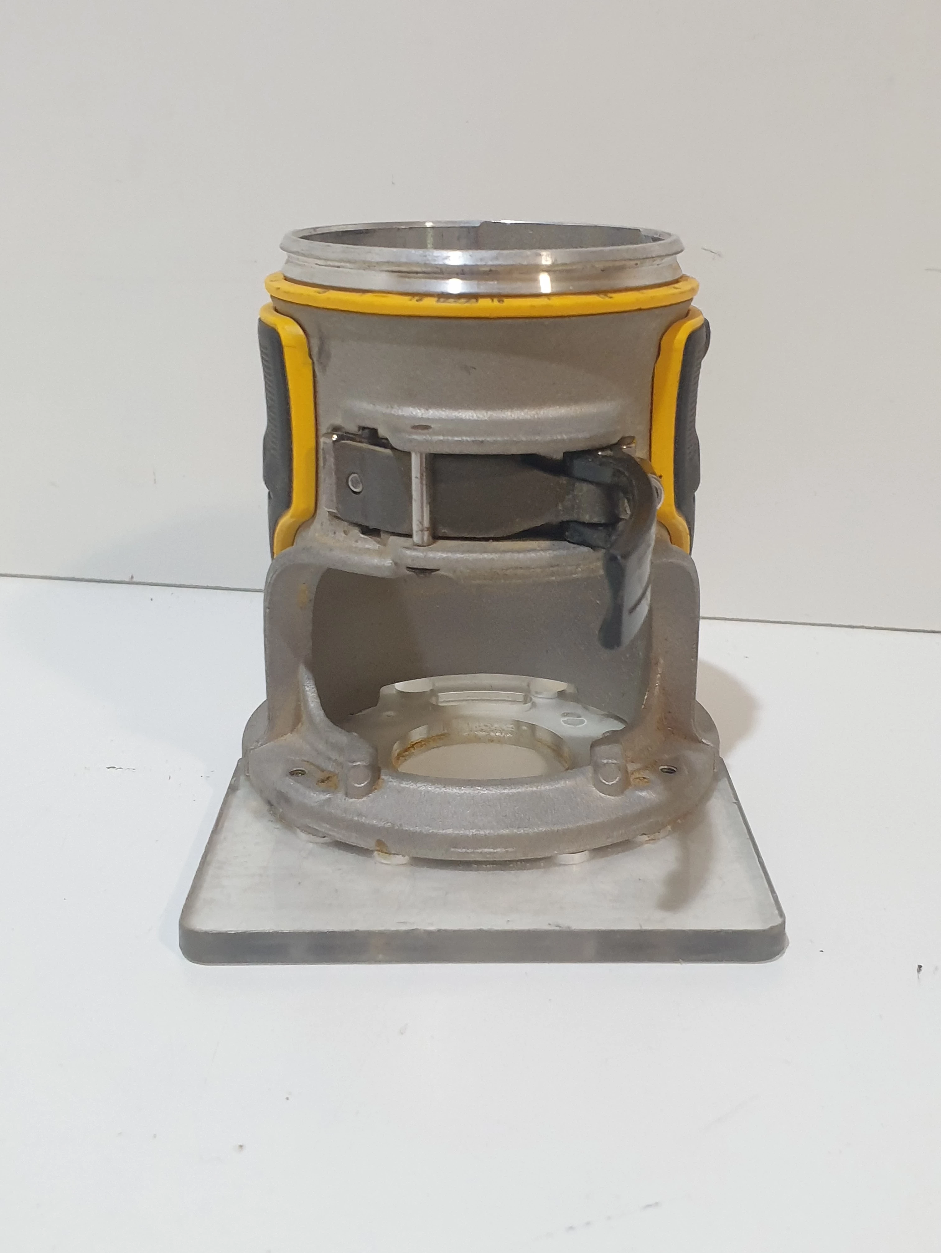 frezarka-gornowrzecionowa-dewalt-dcw600-body-stan-uzywany