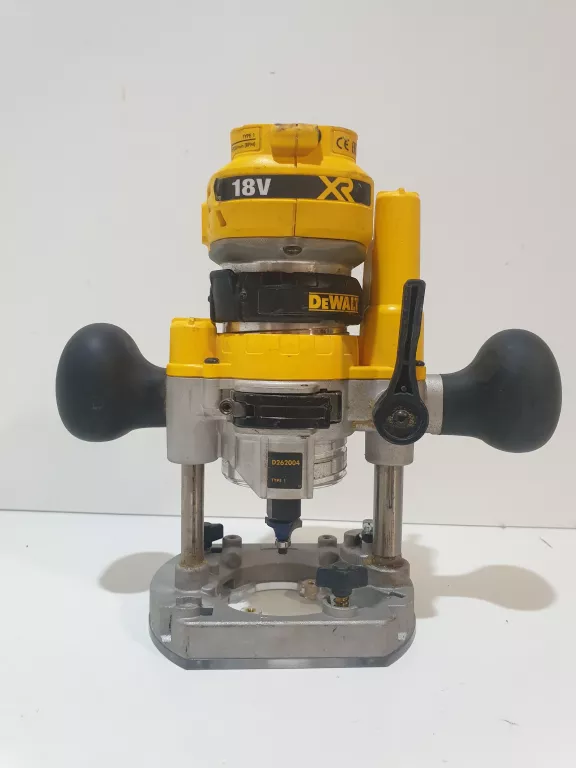 frezarka-gornowrzecionowa-dewalt-dcw600-body-marka-dewalt