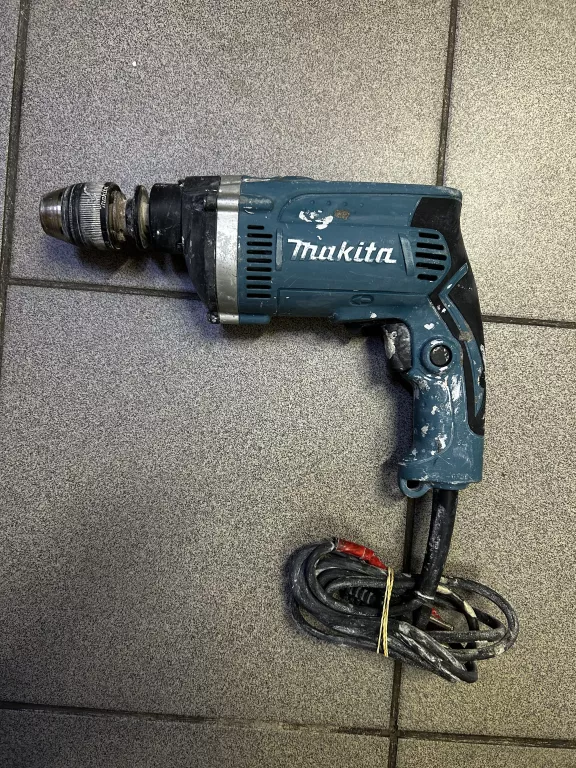 WIERTARKA UDAROWA MAKITA HP1631 710W ZASILANIE SIECIOWE