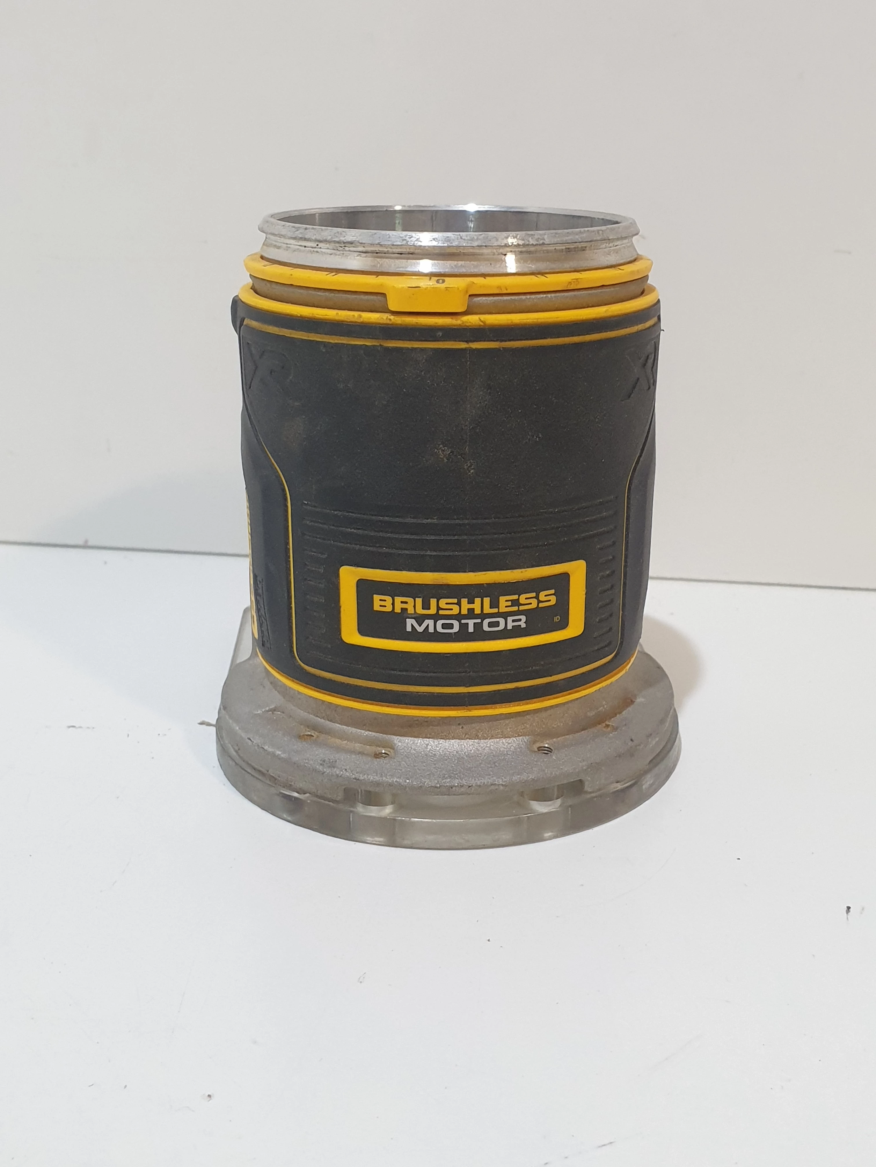 frezarka-gornowrzecionowa-dewalt-dcw600-body-rodzaj-frezarki-gornowrzecionowa