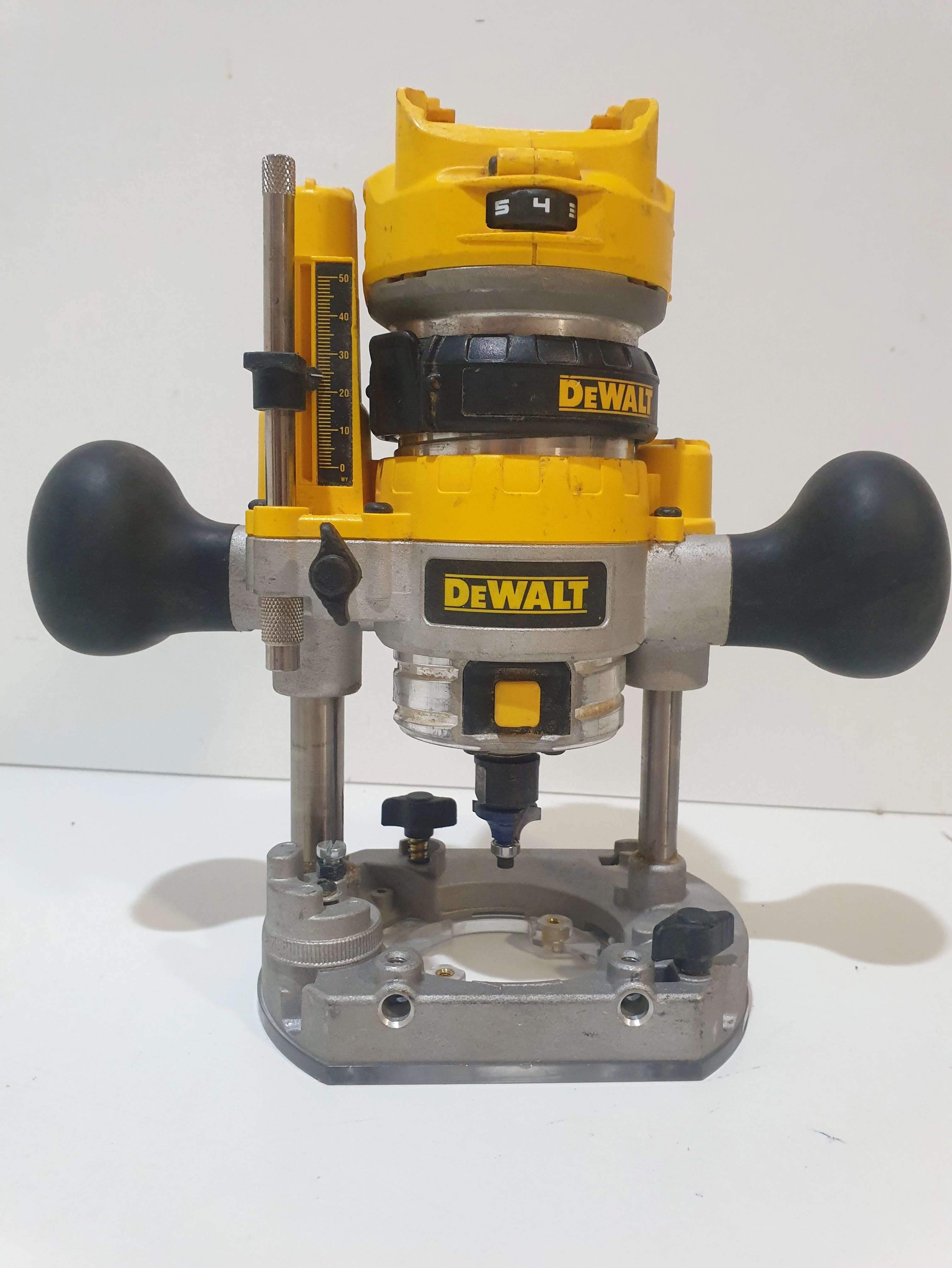 frezarka-gornowrzecionowa-dewalt-dcw600-body-product-id-c02d13ab-ee84-4a2a-8622-fd53b31808a9