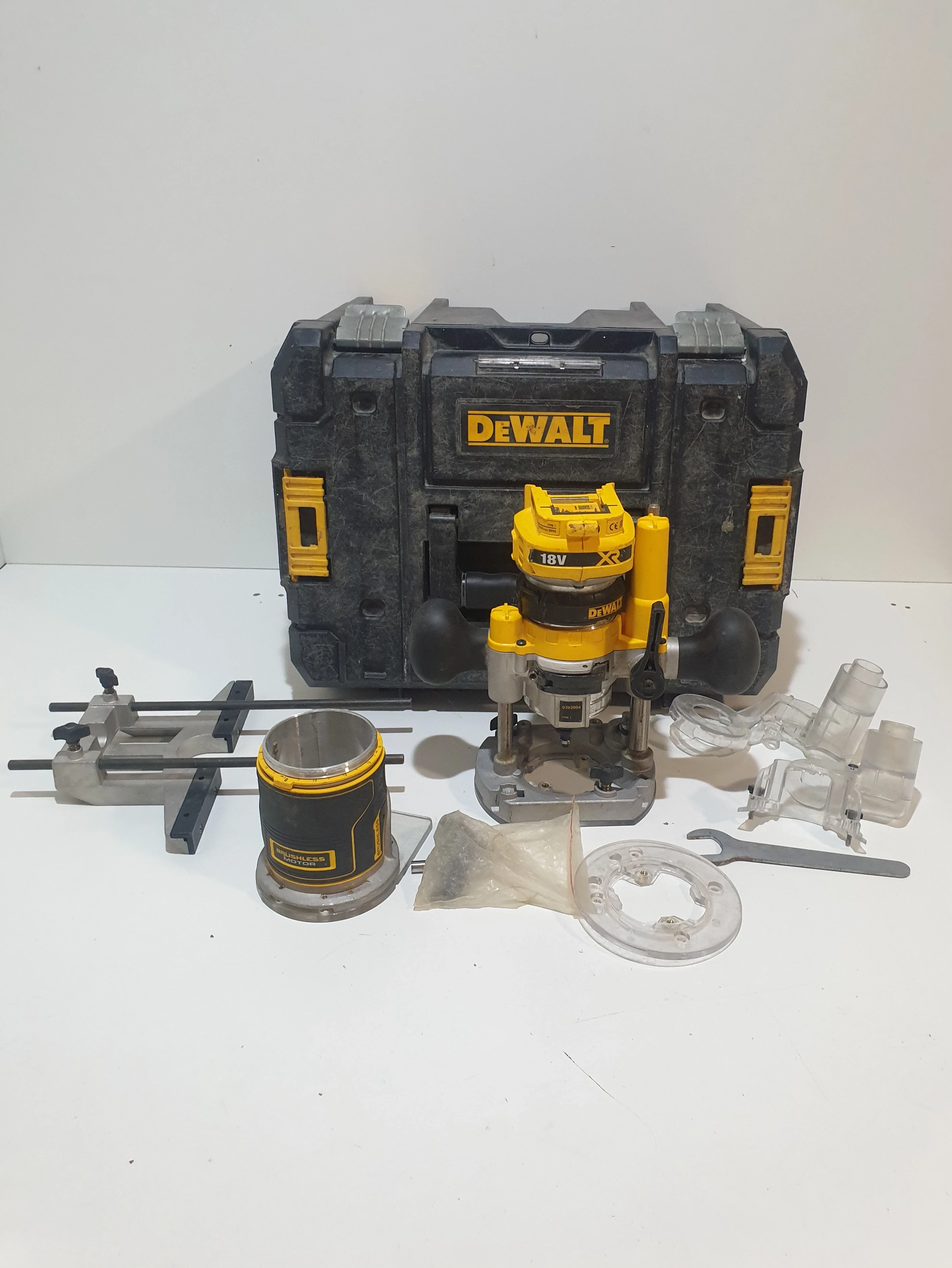 frezarka-gornowrzecionowa-dewalt-dcw600-body-kosciuszki-48-bilgoraj