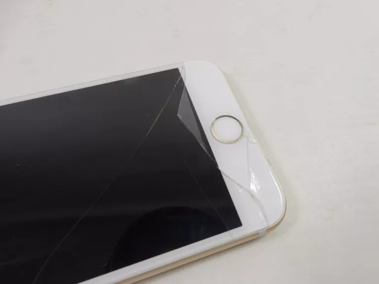 telefon-iphone-7-zbity-typ-smartfon