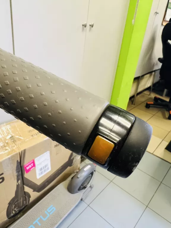 HULAJNOGA MOTUS SCOOTY 10 GWARANCJA KIERUNKOWSKAZY !!!