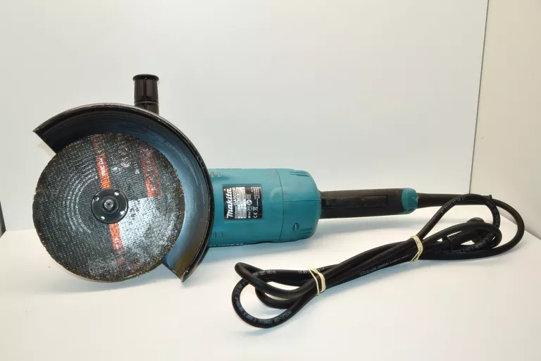 duza-szlifierka-katowa-makita-ga9020r-rodzaj-zasilania-sieciowe