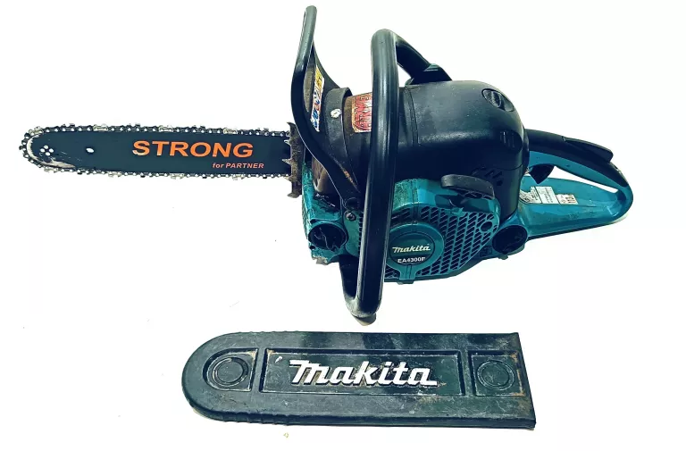 Makita Ea4300f Makita 16 Chainsaw Buy A Makita EA4300F SPARK PLUG