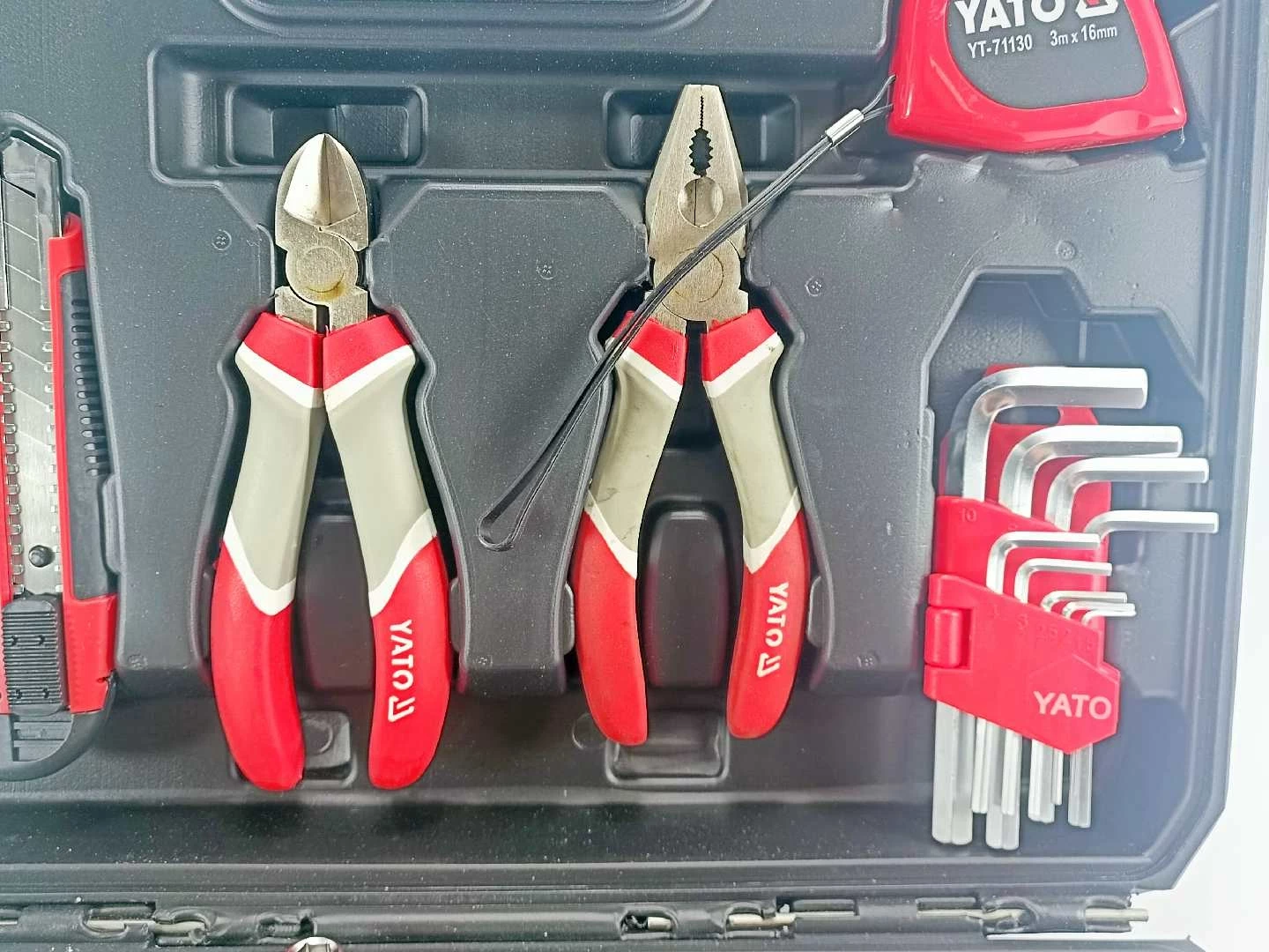 yato-zestaw-narzedziowy-60-cz-z-poziomnica-yt-38920-walizka-marka-yato