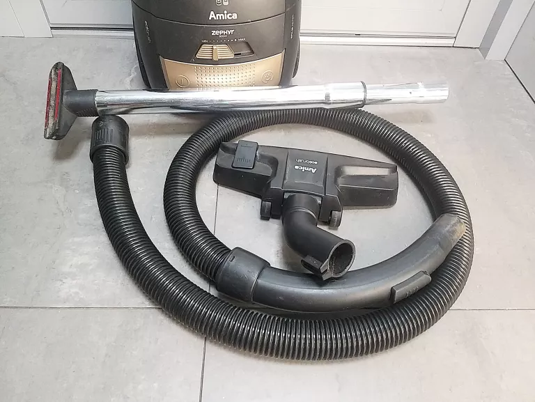 ODKURZACZ WORKOWY AMICA ZEPHYR VM 1063 900W