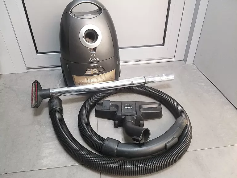 ODKURZACZ WORKOWY AMICA ZEPHYR VM 1063 900W