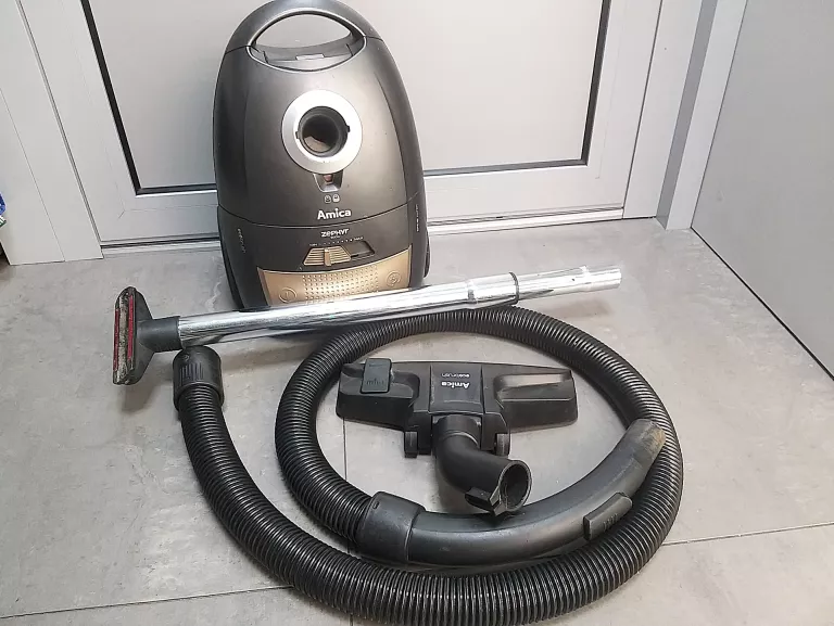 ODKURZACZ WORKOWY AMICA ZEPHYR VM 1063 900W