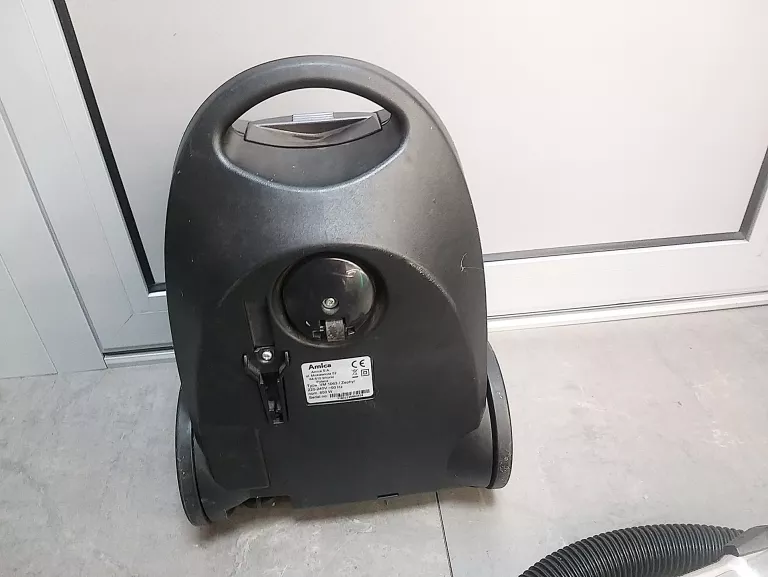 ODKURZACZ WORKOWY AMICA ZEPHYR VM 1063 900W