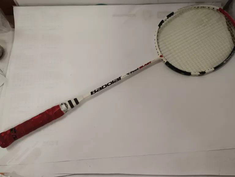 ZESTAW RAKIET DO BADMINTONA RAKIETA BABOLAT BLAST X FEEL YONEX ARCSABER 00