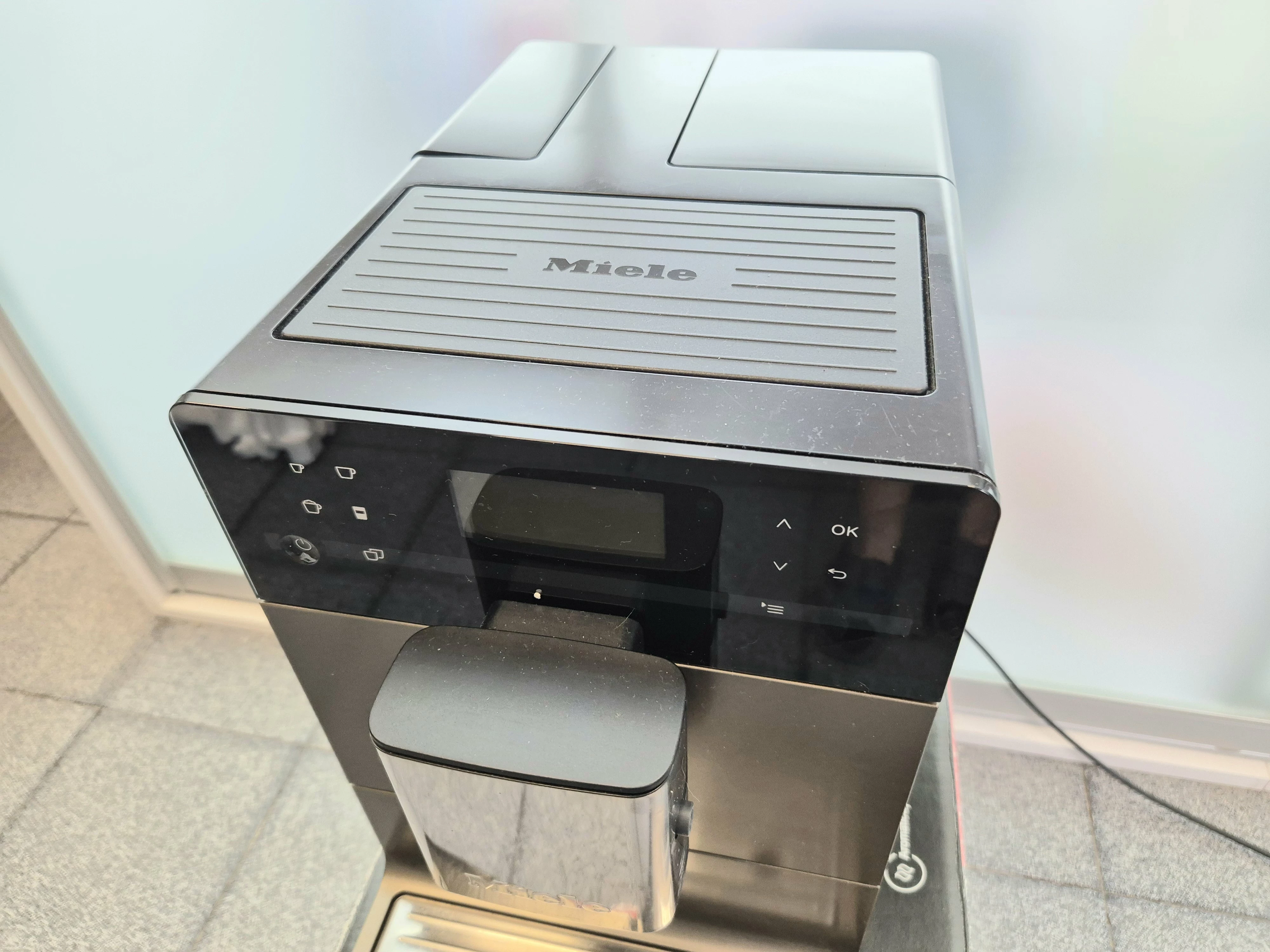 ekspres-cisnieniowy-miele-silence-cm-5710-ean-gtin-4002516464945