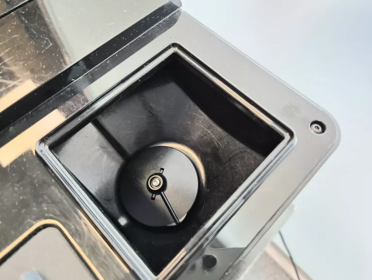 ekspres-cisnieniowy-miele-silence-cm-5710-stan-11323-2