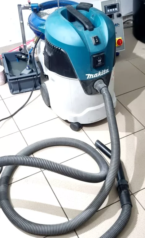 ODKURZACZ PRZEMYSŁOWY MAKITA VC2512 1000W