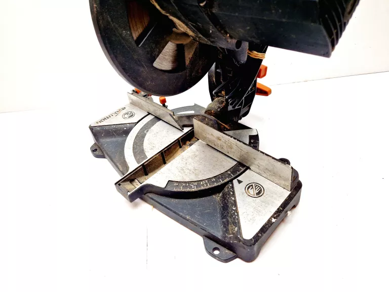 pila-ukosnica-cms-r210-1200w-kod-producenta-cms-r210