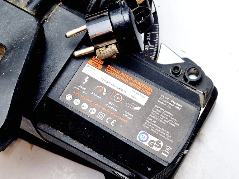 pila-ukosnica-cms-r210-1200w-stan-11323-2