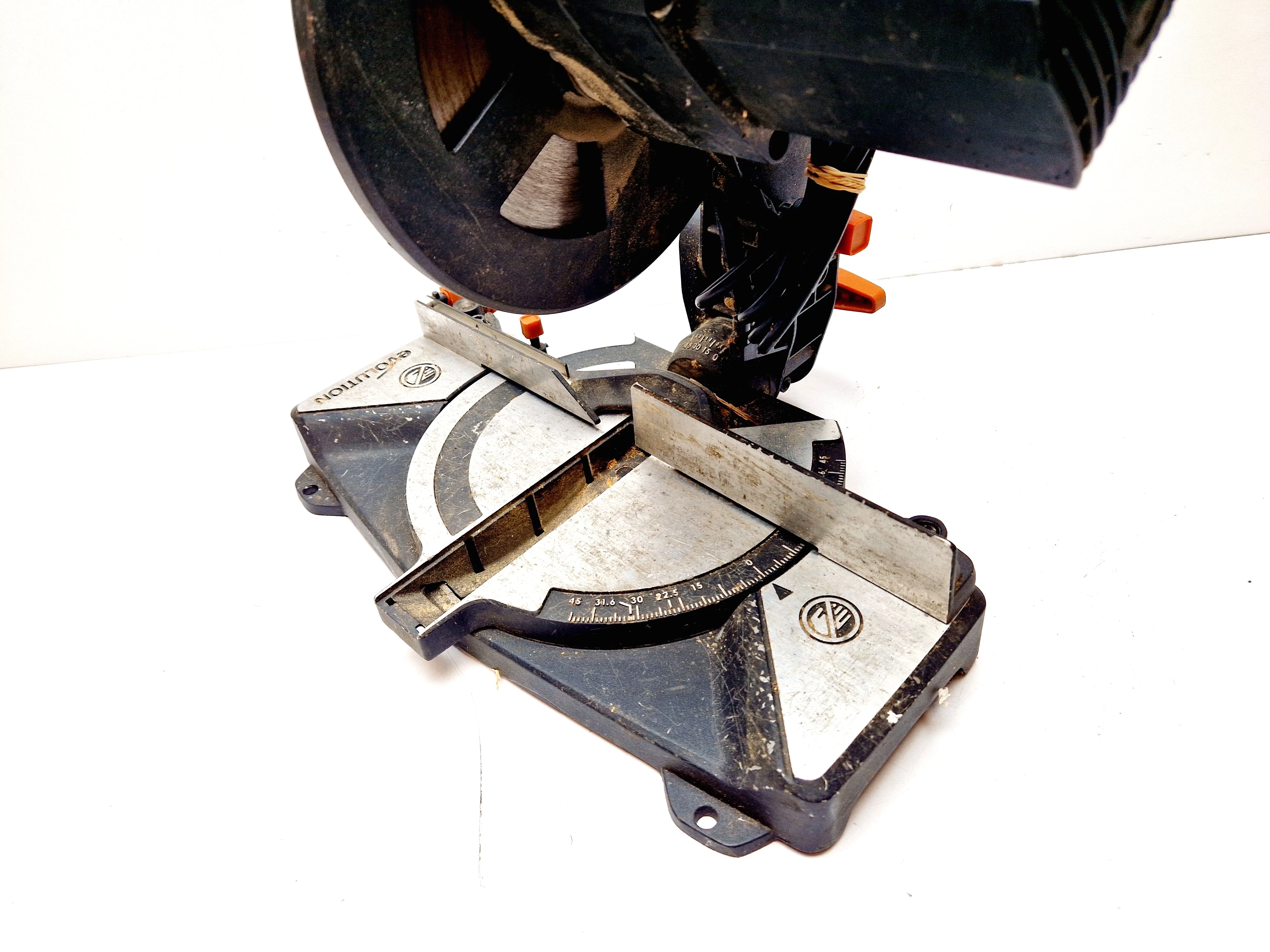 pila-ukosnica-cms-r210-1200w-kod-producenta-cms-r210