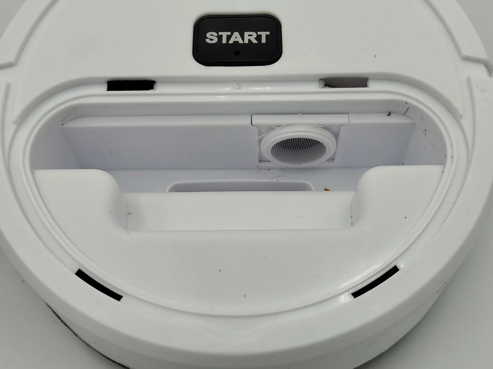 mini-odkurzacz-samojezdzacy-bialy-ean-gtin-0783828763486