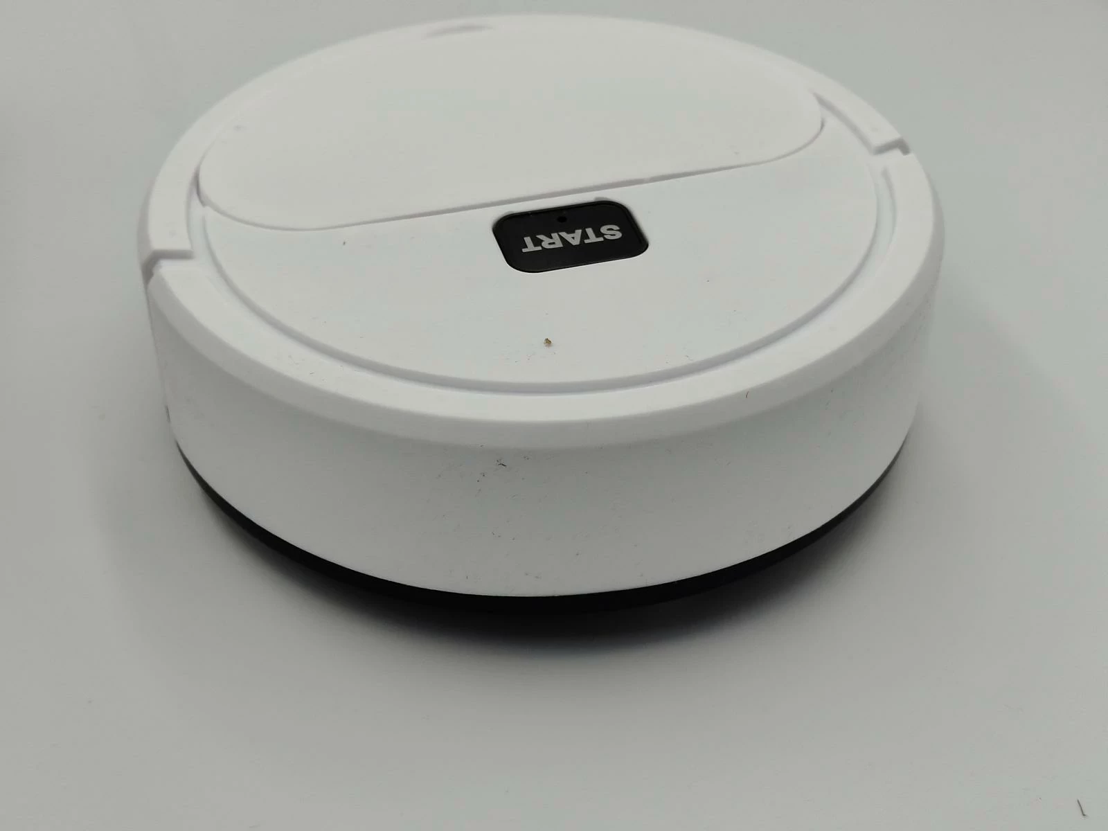 mini-odkurzacz-samojezdzacy-bialy-czas-pracy-bezprzewodowej-0