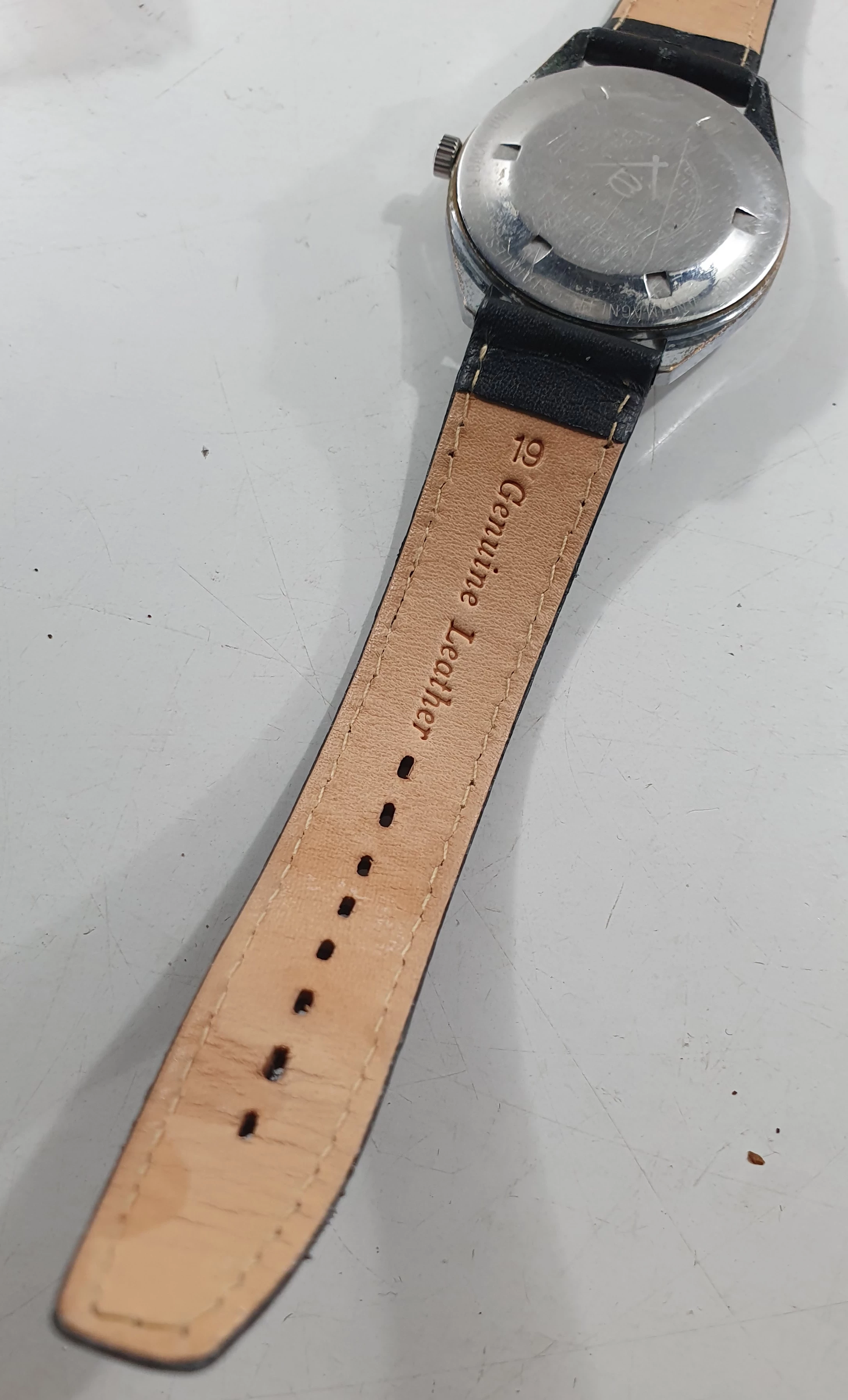 zegarek-atlantic-worldmaster-antichoc-opis-funkcje-datownik