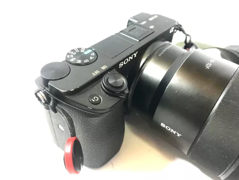 APARAT SONY A6400 BEZLUSTERKOWIEC + OBIEKTYW SONY 18-105