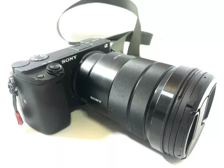 APARAT SONY A6400 BEZLUSTERKOWIEC + OBIEKTYW SONY 18-105