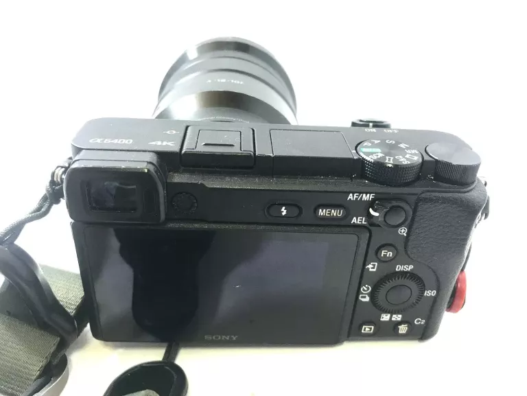 APARAT SONY A6400 BEZLUSTERKOWIEC + OBIEKTYW SONY 18-105