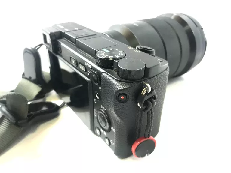 APARAT SONY A6400 BEZLUSTERKOWIEC + OBIEKTYW SONY 18-105