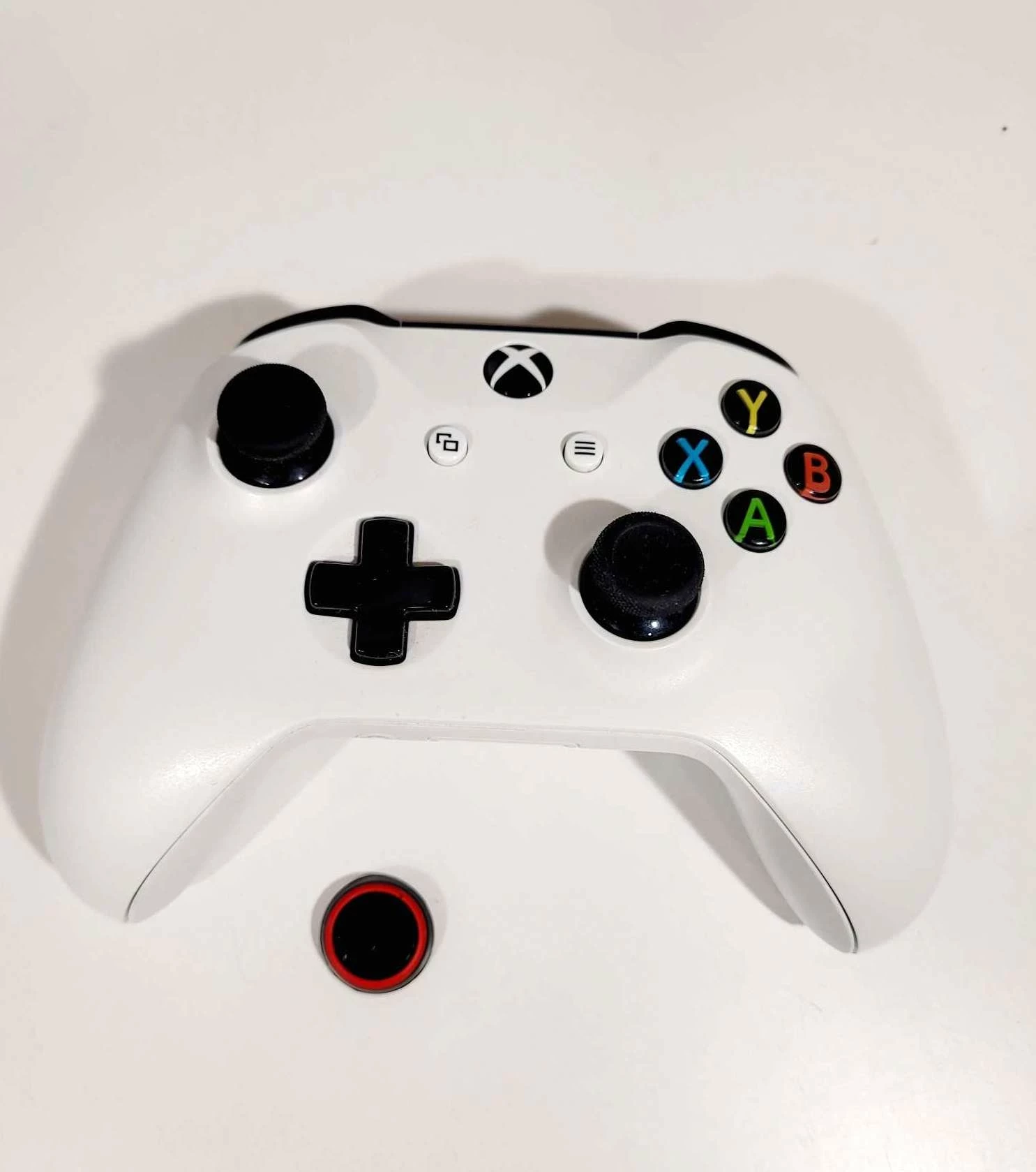 konsola-xbox-one-x-stan-11323-2