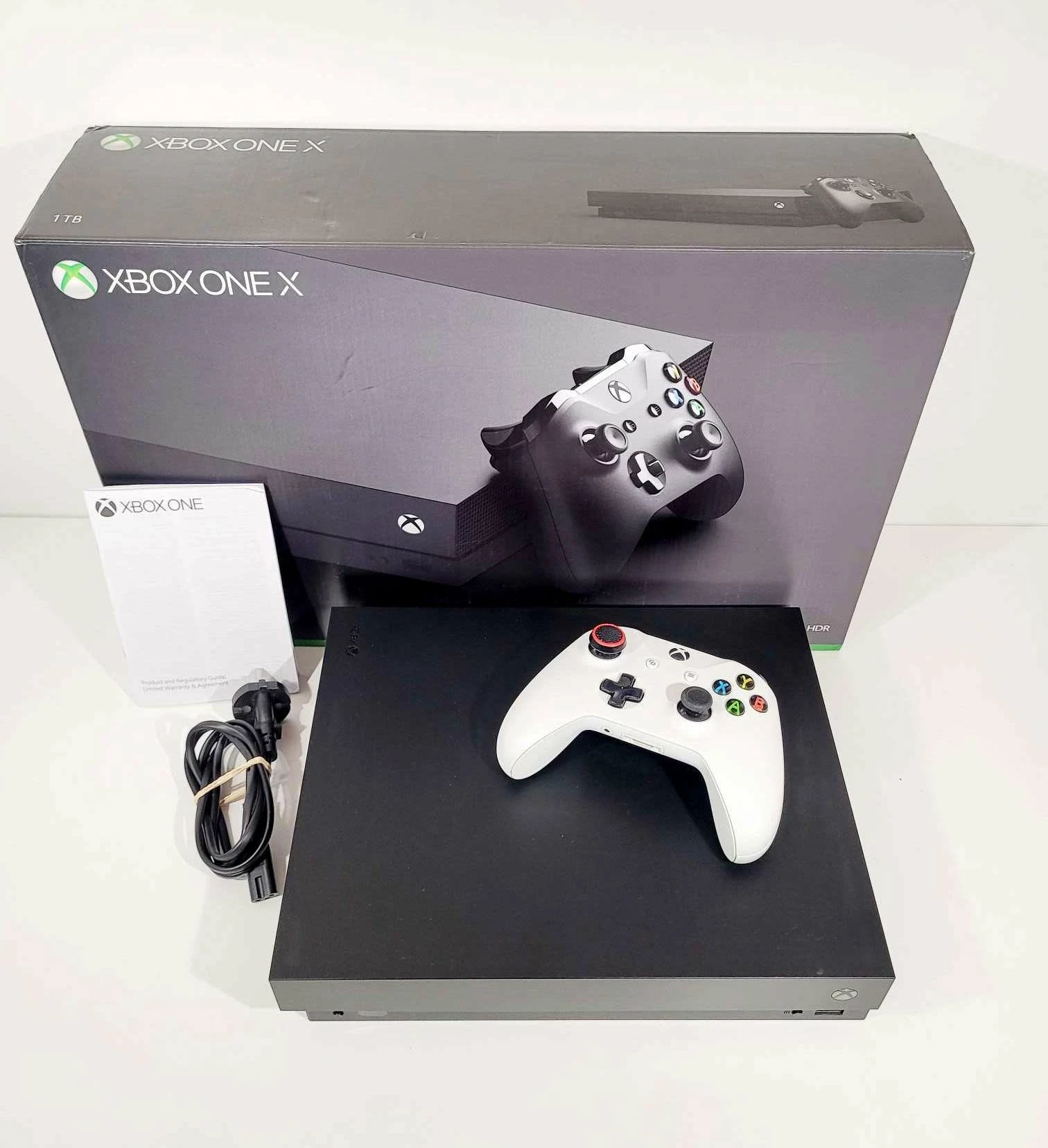 konsola-xbox-one-x-ean-gtin-0889842208252