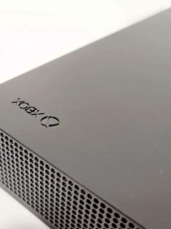 konsola-xbox-one-x-kod-producenta-cyv-00057
