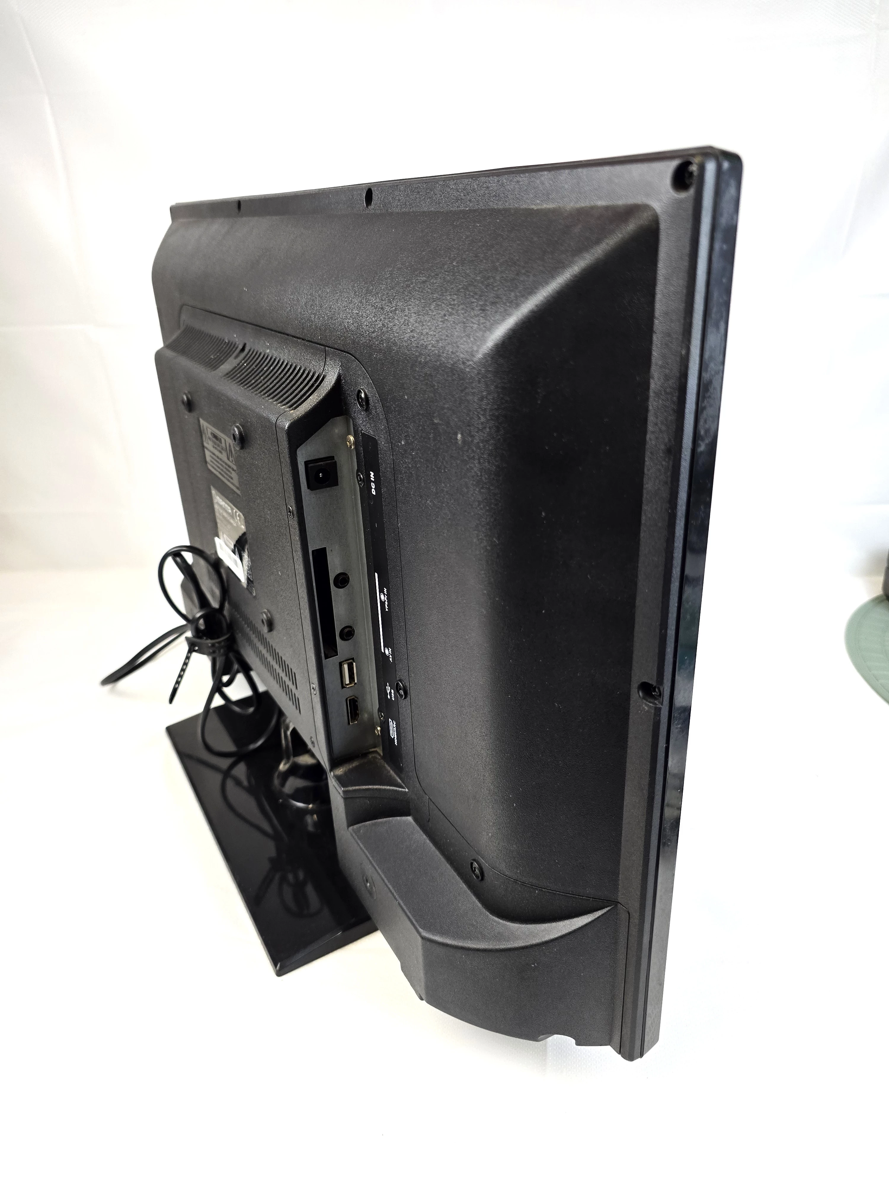 telewizor-led-manta-24lhn124d-24-cale-hd-ready-kod-producenta-24lfn38l