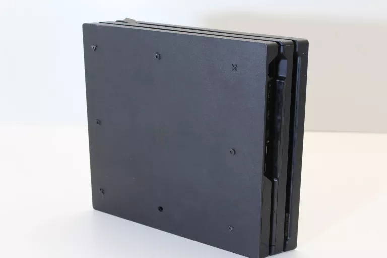 KONSOLA PS4 CUH-7016B USZKODZONY NAPĘD