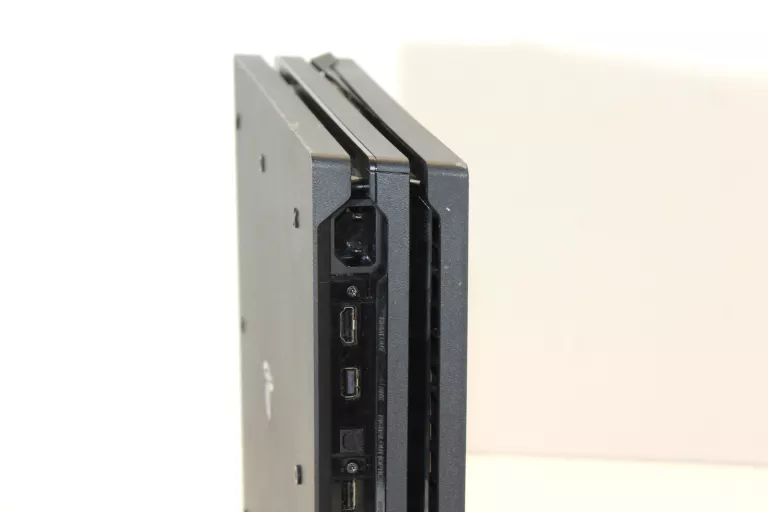 KONSOLA PS4 CUH-7016B USZKODZONY NAPĘD