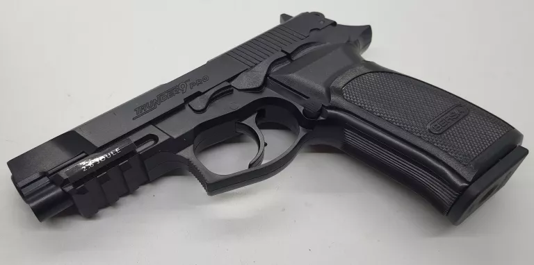 WIATRÓWKA PISTOLET BERSA THUNDER 9 PRO 4,5 MM BB