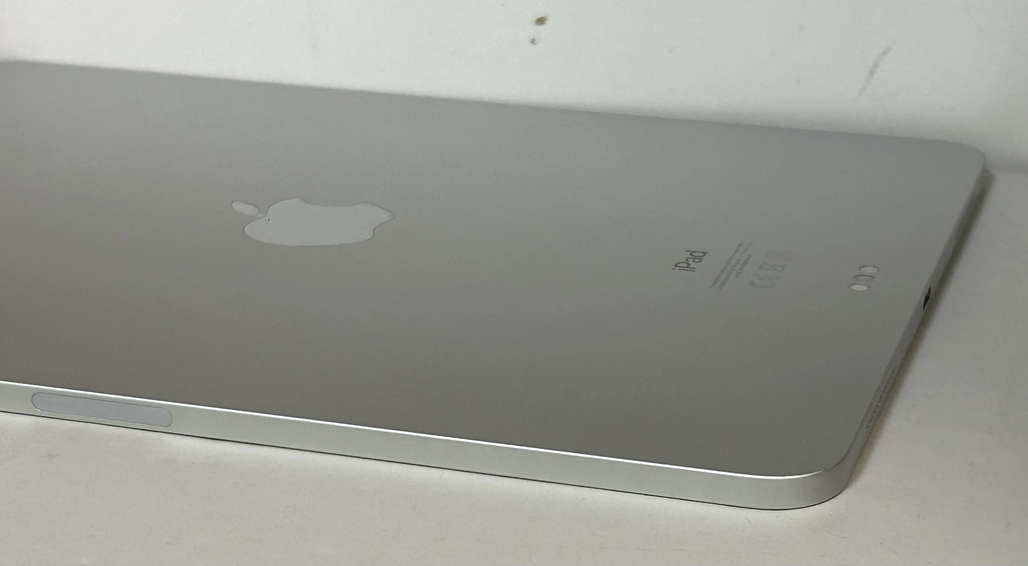 apple-ipad-pro-11-cali-64gb-etui-okazja-model-tabletu-249459-1222492