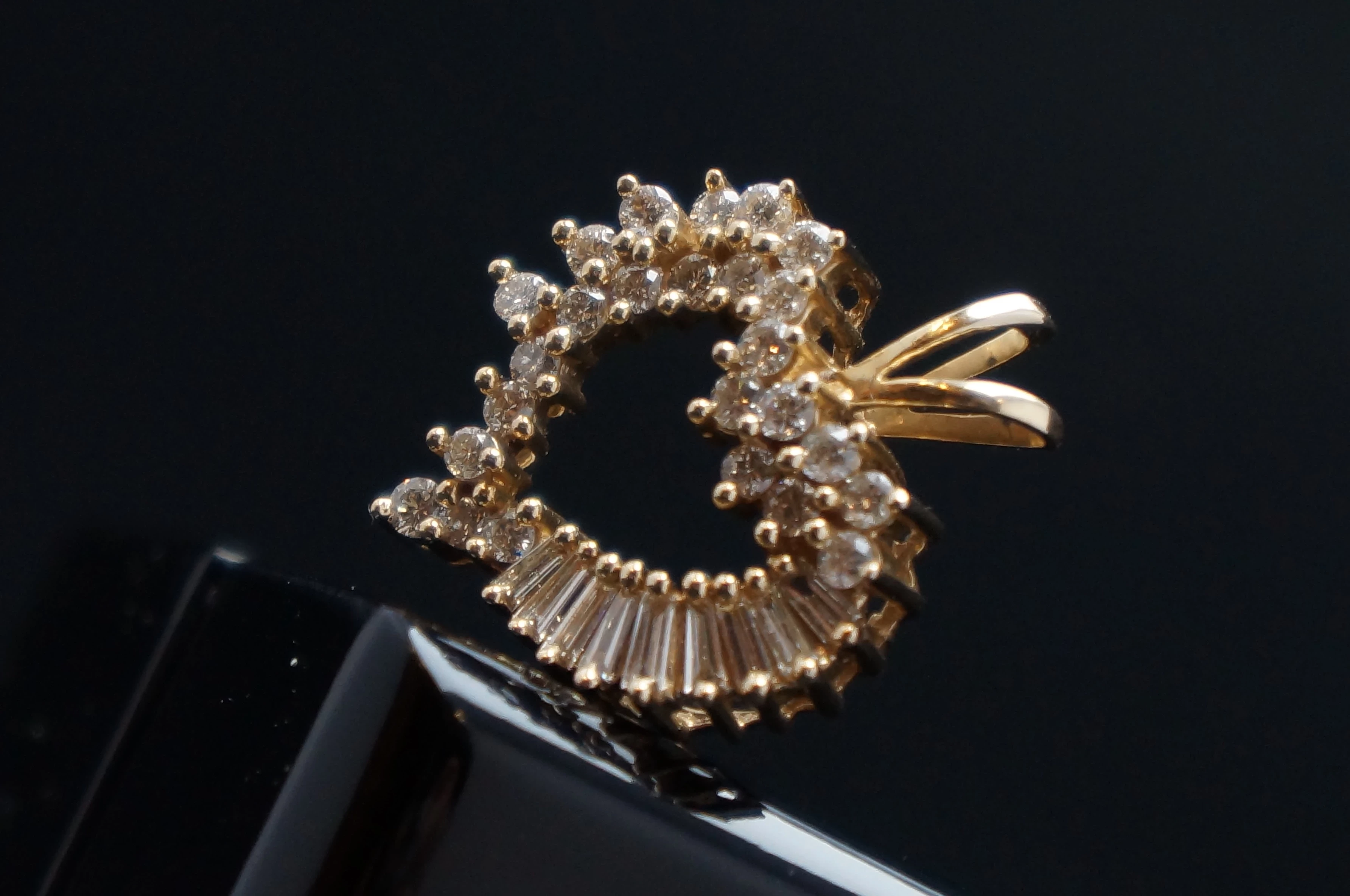 zlota-zawieszka-585-410g-z-diamentami-34-szt-ean-gtin-7042838465678