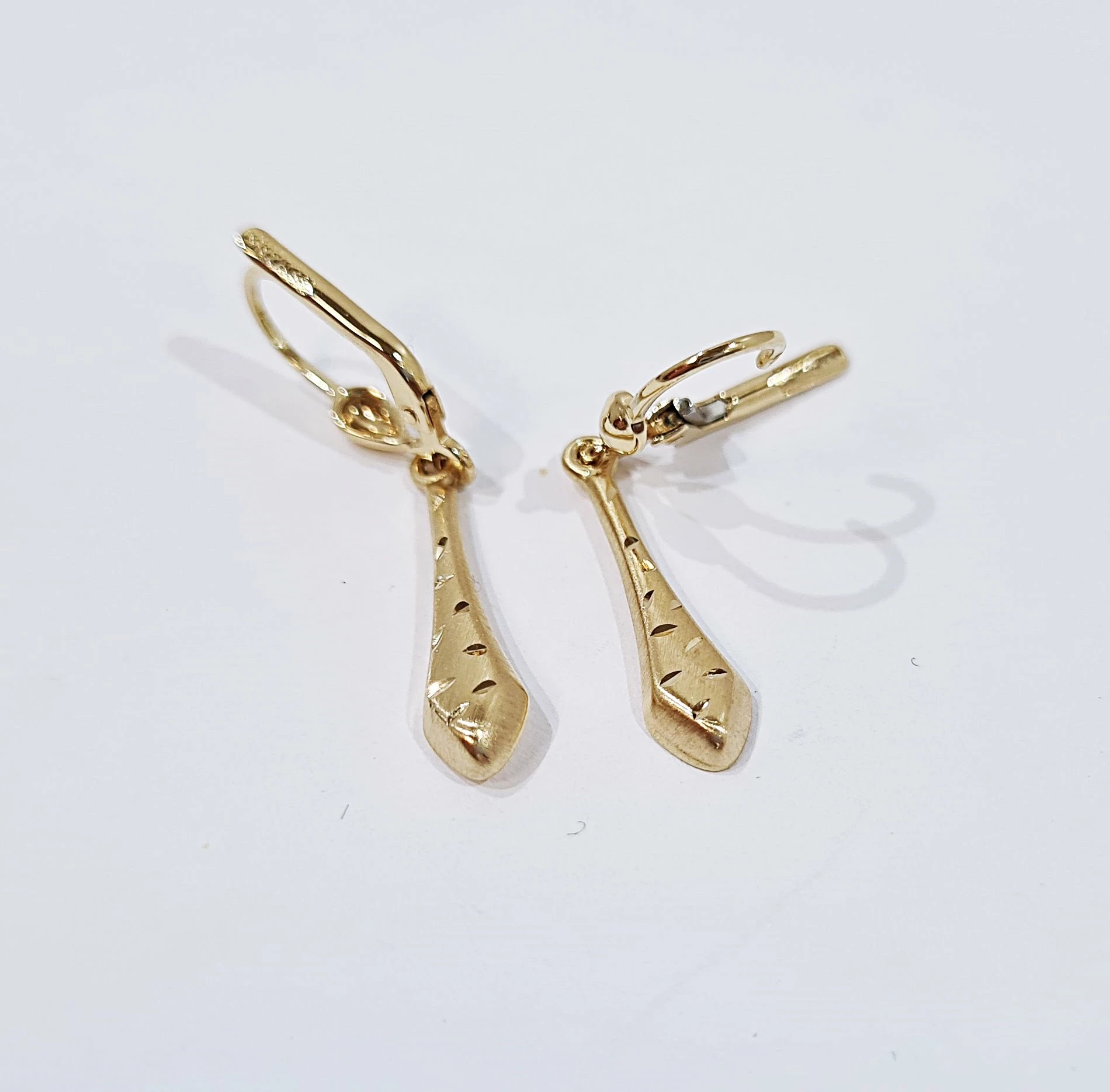 zlote-wiszace-kolczyki-w-kruk-585-174g-kamien-bez-kamienia