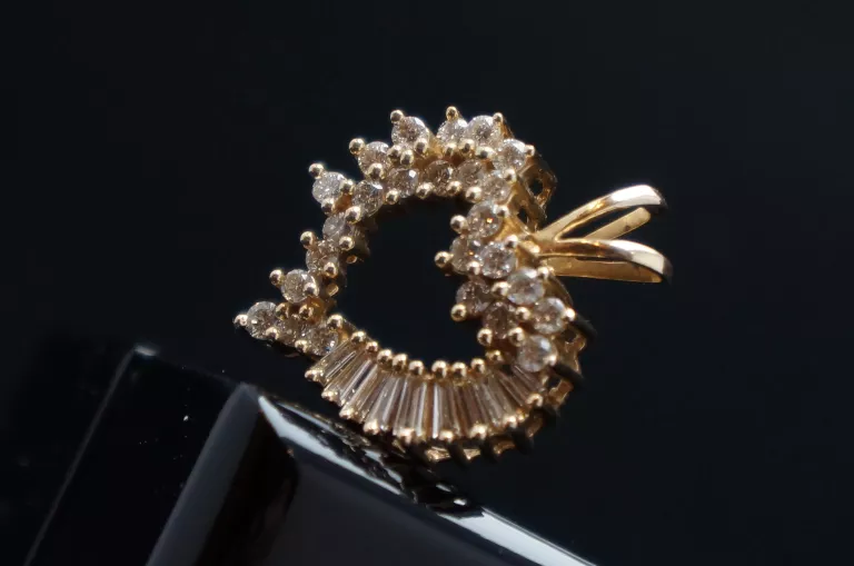 zlota-zawieszka-585-410g-z-diamentami-34-szt-ean-gtin-7042838465678