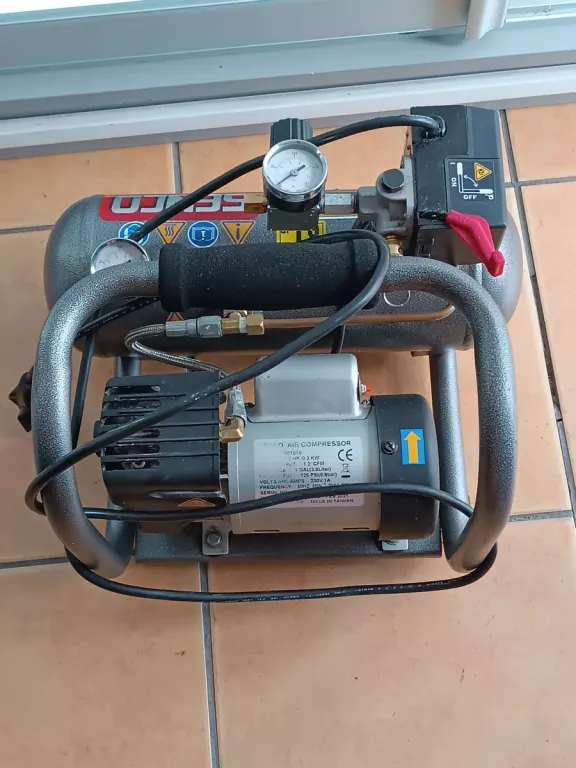 kompresor-senco-midi-bezolejowy-4l-usa-ean-gtin-0741474402708