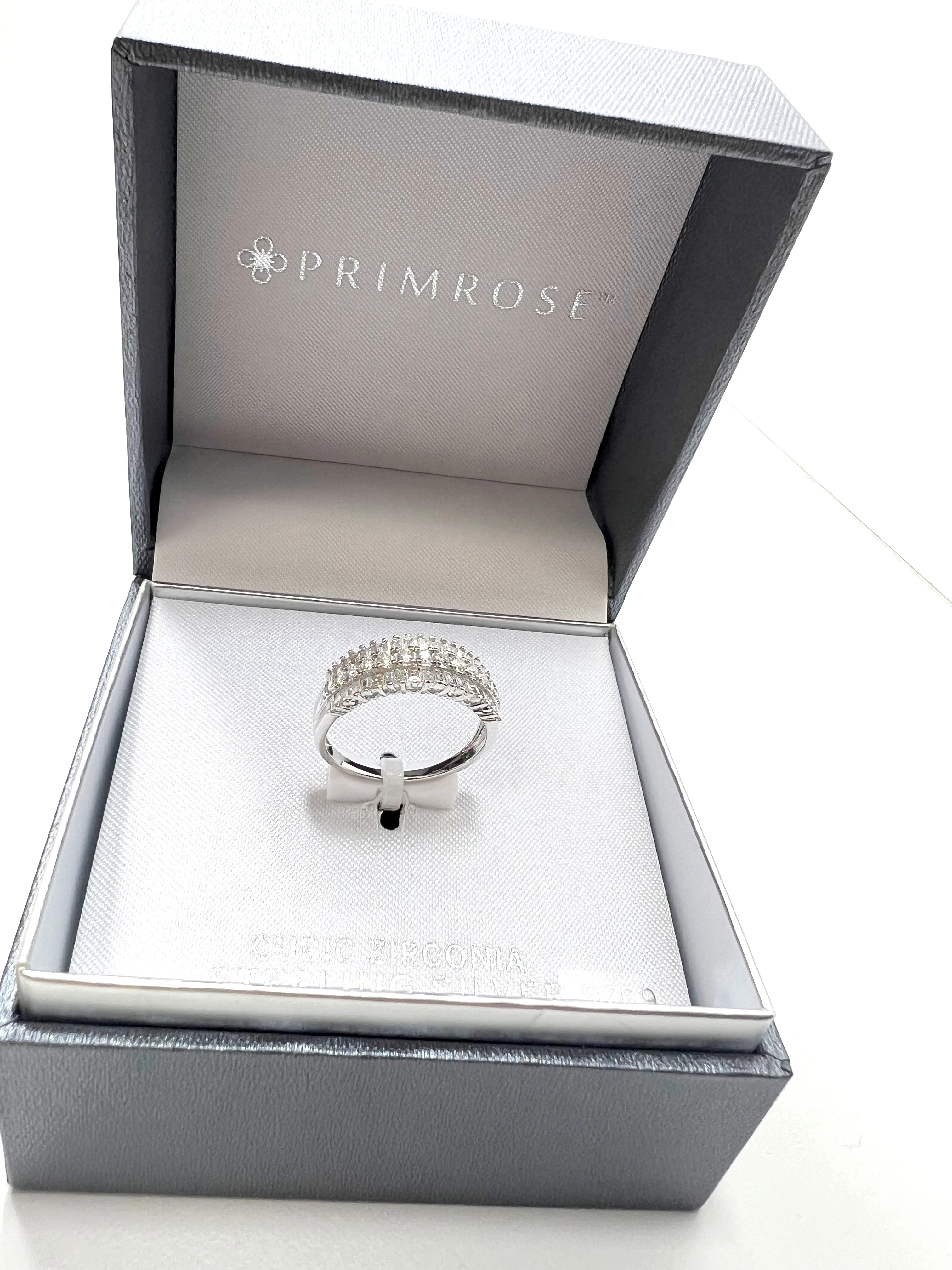 srebry-pierscionek-z-cyrkoniami-r21-primrose-powystawowy-material-15835-4