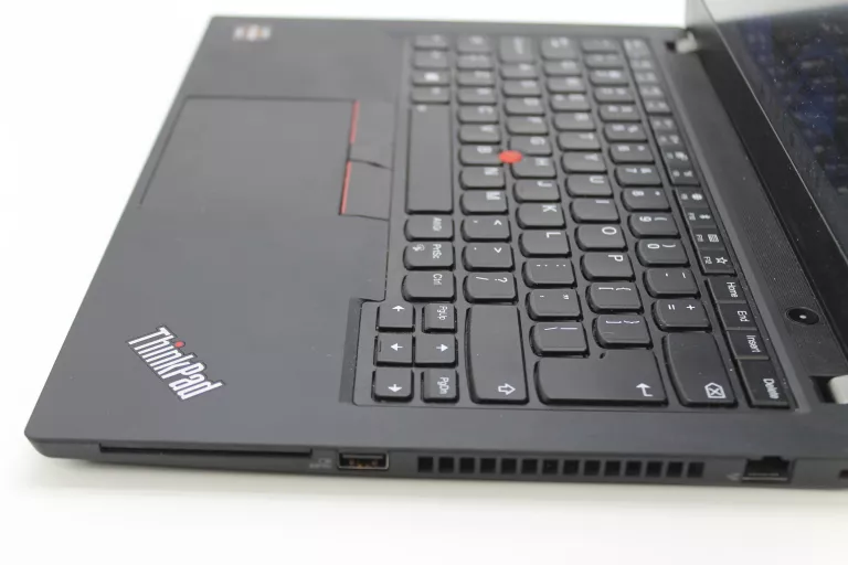 LAPTOP LENOVO THINKPAD T495 RYZEN 3 PRO /16GB RAM / 512 GB SSD