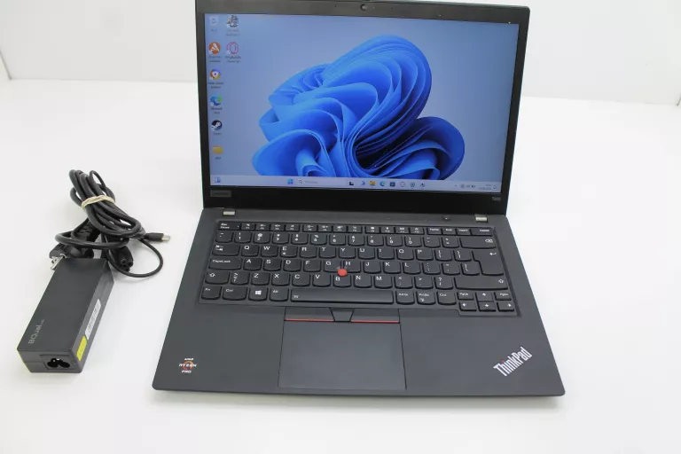 LAPTOP LENOVO THINKPAD T495 RYZEN 3 PRO /16GB RAM / 512 GB SSD
