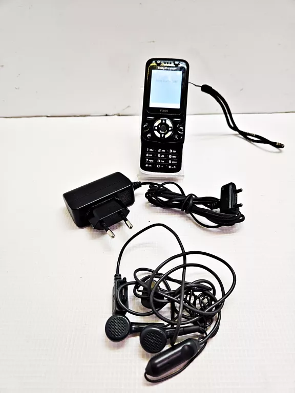 TELEFON SONY ERICSSON F305 ORANGE + ŁAD/SŁUCHAWKI