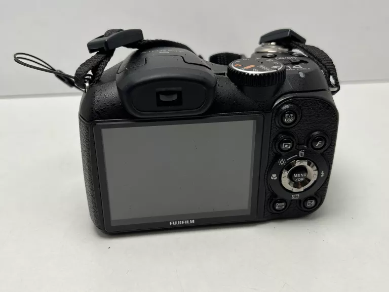 APARAT CYFROWY FUJIFILM FINEPIX S2950