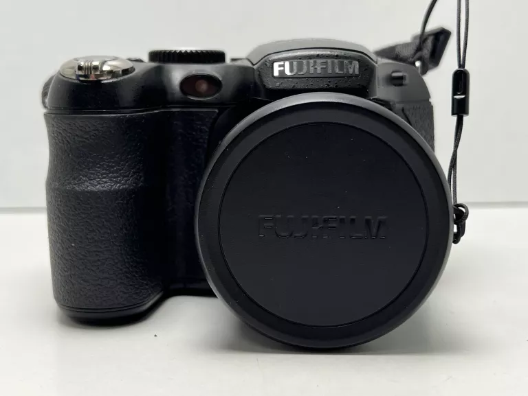 APARAT CYFROWY FUJIFILM FINEPIX S2950