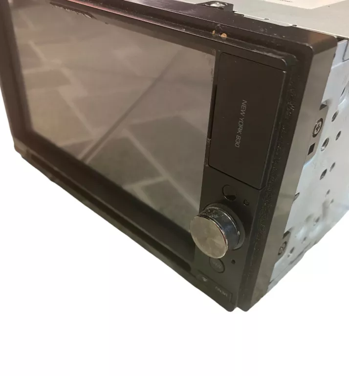 radio-samochodowe-blaupunkt-new-york-830-montaz-2-din